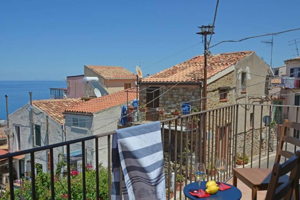 Terrazza Ambrogio Apartamento Sant'Ambrogio  Exterior foto